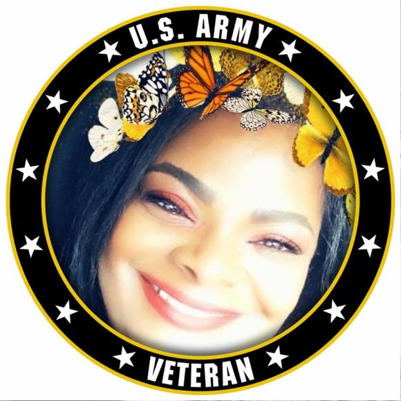 Poshmark profile picture for @helluva